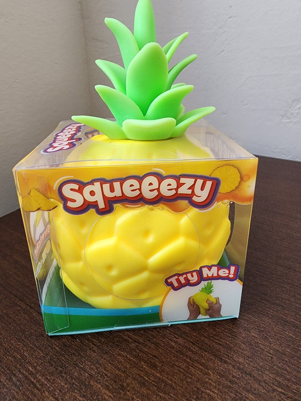 🍍Squeeezy NWT Pineapple Jumbo Squishy Fidget Toy. Sunny Days Entertainment. Y2K